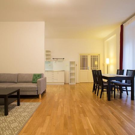 Elegant Apartment With Free Garage In The Center Of Prag Eksteriør billede
