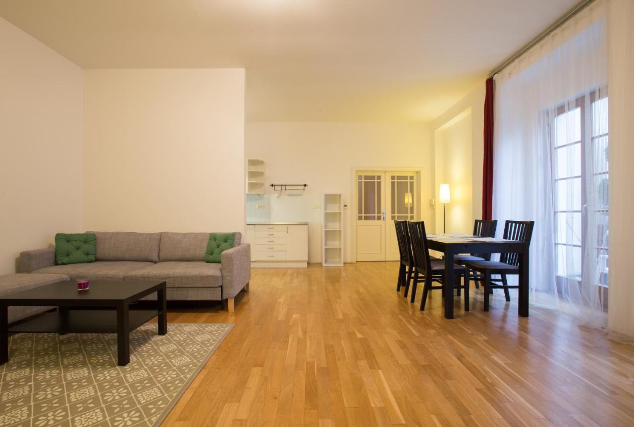 Elegant Apartment With Free Garage In The Center Of Prag Eksteriør billede